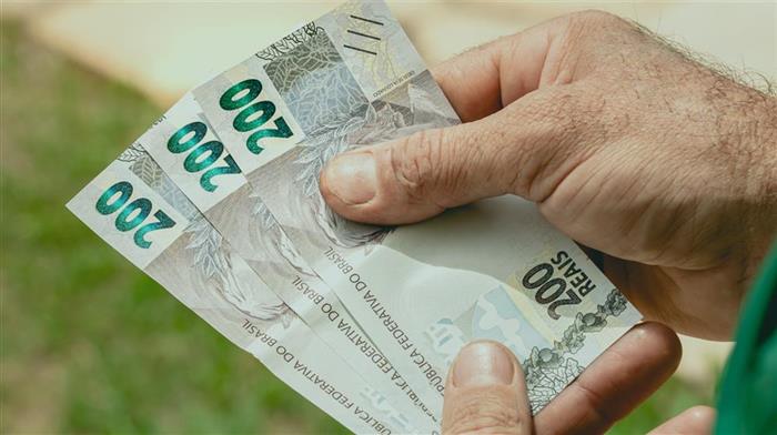 Como utilizar o 13º salário de maneira estratégica